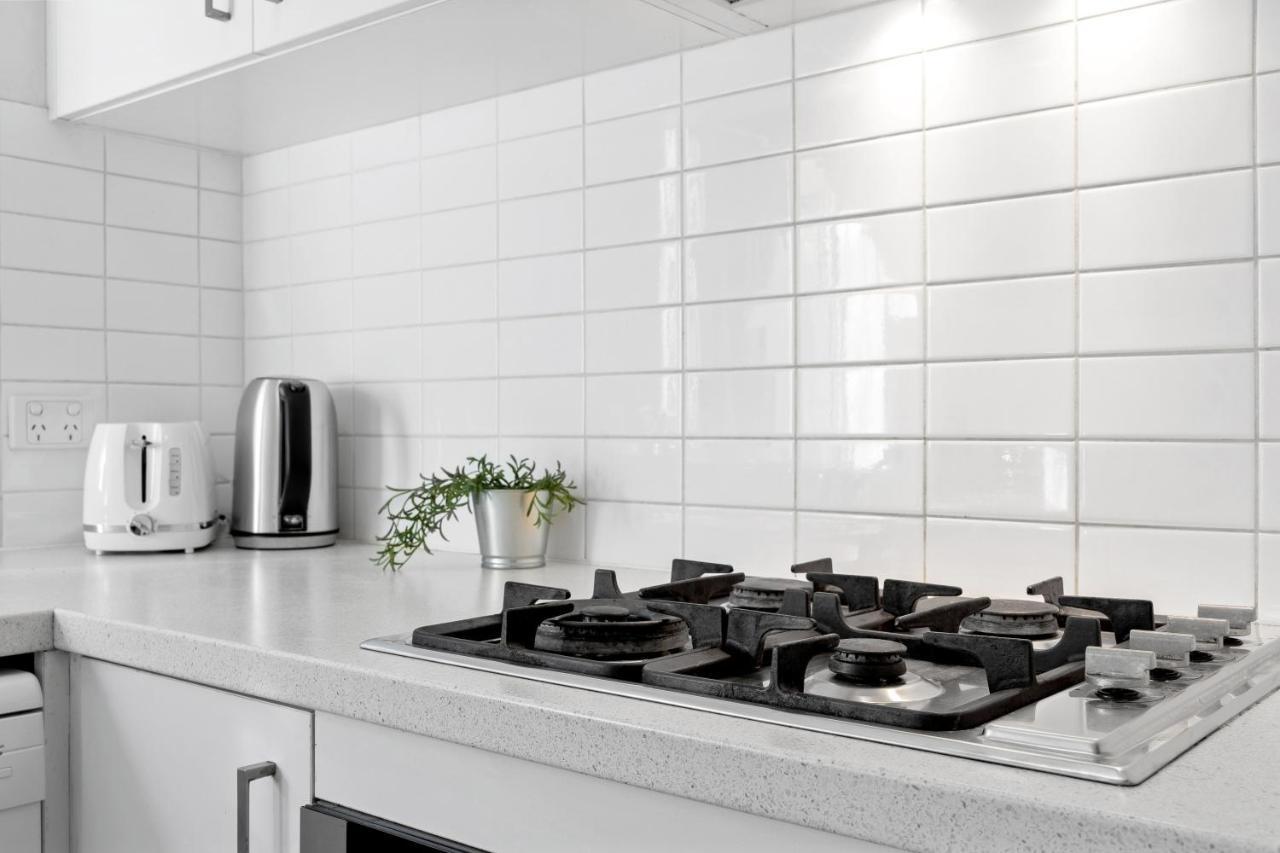 Burwood Newly Renovated 2 Bedroom Apartment Sidney Exterior foto